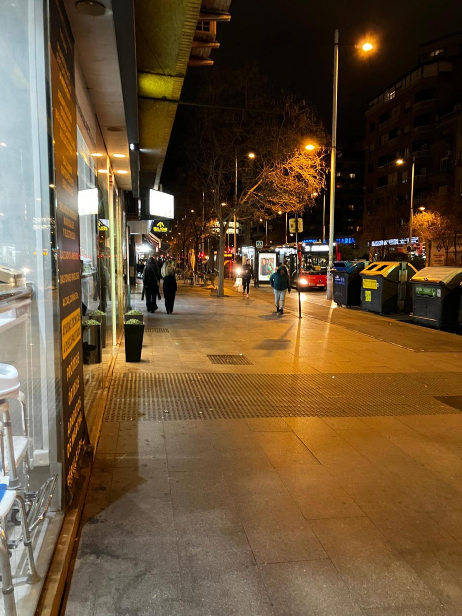 Apartamento En Camino De Ronda De Dos Habitaciones Y Salon Гранада Екстериор снимка